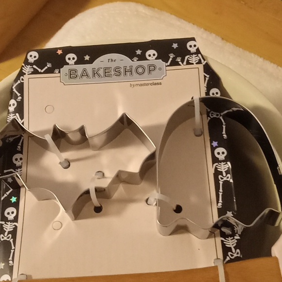 Halloween Bakeshop Bowl Set New - Picture 3 of 6